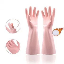 Теплые розовые перчатки для уборки